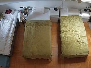 voyeurcam-julmodels-bed-7 webcam