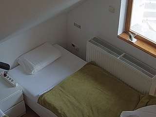 voyeurcam-julmodels-bed-7 webcam