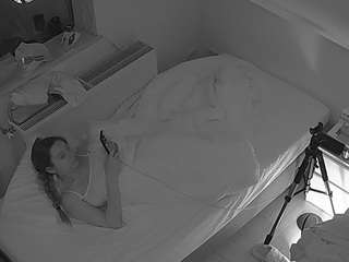 voyeurcam-julmodels-bed-7