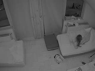 voyeurcam-julmodels-bed-7