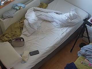voyeurcam-julmodels-bed-7