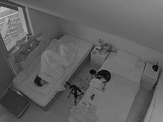voyeurcam-julmodels-bed-7