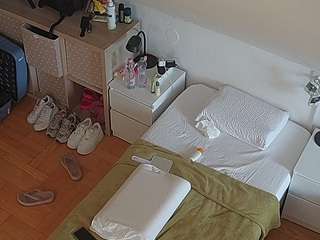 This model is live right now. voyeurcam-julmodels-bed-7