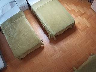 Dit model is nu live. voyeurcam-julmodels-bed-7