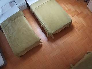 Dit model is nu live. voyeurcam-julmodels-bed-7