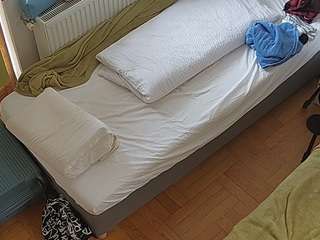 Questo modello è in diretta ora. voyeurcam-julmodels-bed-7