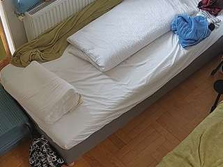 Questo modello è in diretta ora. voyeurcam-julmodels-bed-7