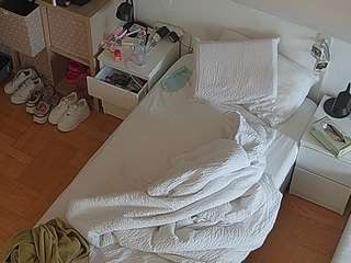 voyeurcam-julmodels-bed-7