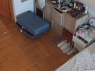 voyeurcam-julmodels-bed-7