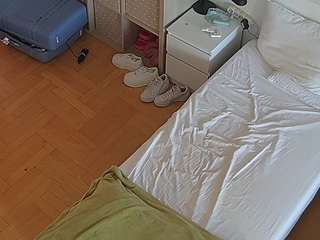 voyeurcam-julmodels-bed-7