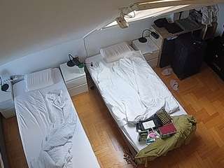 voyeurcam-julmodels-bed-7