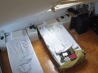 voyeurcam-julmodels-bed-7