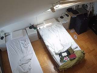 voyeurcam-julmodels-bed-7