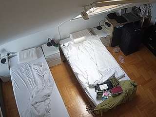 voyeurcam-julmodels-bed-7