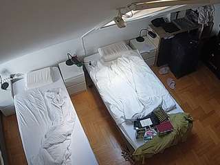 voyeurcam-julmodels-bed-7