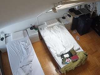 voyeurcam-julmodels-bed-7