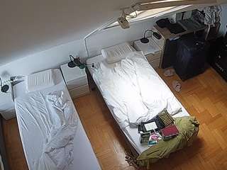 voyeurcam-julmodels-bed-7