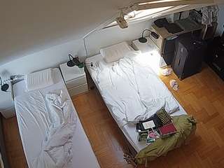 voyeurcam-julmodels-bed-7