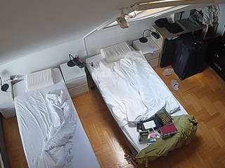 voyeurcam-julmodels-bed-7