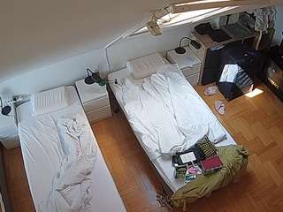 voyeurcam-julmodels-bed-7