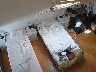 voyeurcam-julmodels-bed-7