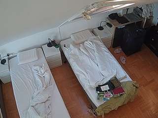 voyeurcam-julmodels-bed-7