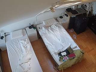 voyeurcam-julmodels-bed-7