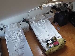 voyeurcam-julmodels-bed-7