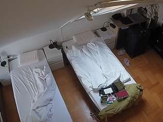 voyeurcam-julmodels-bed-7
