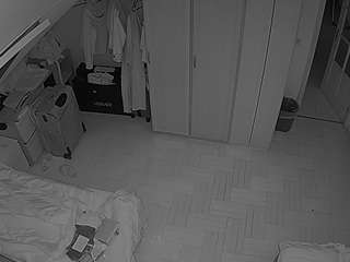 voyeurcam-julmodels-bed-7