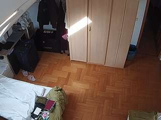 voyeurcam-julmodels-bed-7