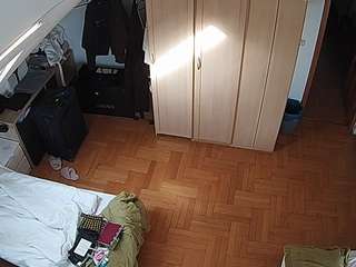 voyeurcam-julmodels-bed-7