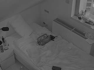 voyeurcam-julmodels-bed-7