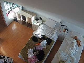 voyeurcam-julmodels-bed-7