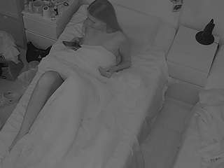 voyeurcam-julmodels-bed-7