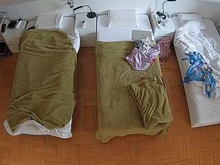 voyeurcam-julmodels-bed-7