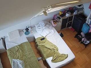 voyeurcam-julmodels-bed-7 Sex Cam Show