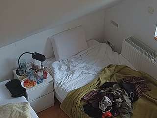 voyeurcam-julmodels-bed-7