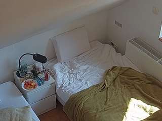 voyeurcam-julmodels-bed-7