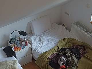 voyeurcam-julmodels-bed-7
