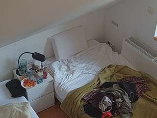 voyeurcam-julmodels-bed-7