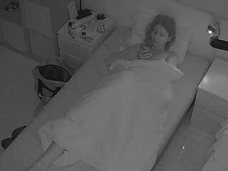voyeurcam-julmodels-bed-7 live webcam show