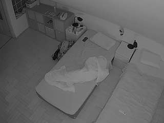 voyeurcam-julmodels-bed-7 live webcam show