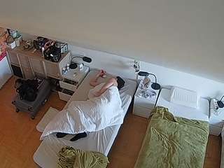 voyeurcam-julmodels-bed-7