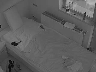 voyeurcam-julmodels-bed-7