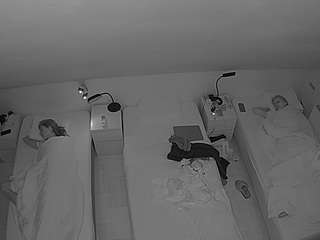 voyeurcam-julmodels-bed-7