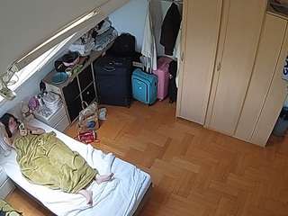 voyeurcam-julmodels-bed-7