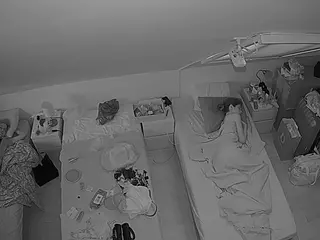 Julmodels Bedroom-D7's Live Sex Cam Show