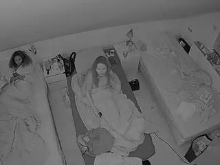 Julmodels Bedroom-D7's Live Sex Cam Show