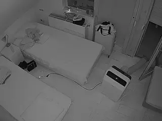 Julmodels Bedroom-D7's Live Sex Cam Show